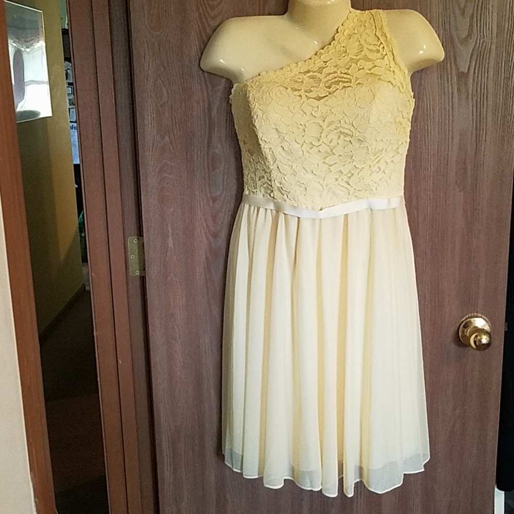 *NWT* One Shoulder Formal Dress